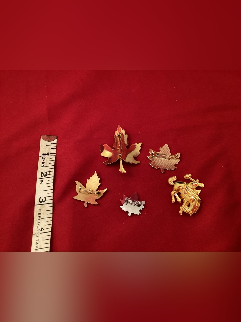 Canadian Maple Leaf Brooches Set - Picture 4 of 5